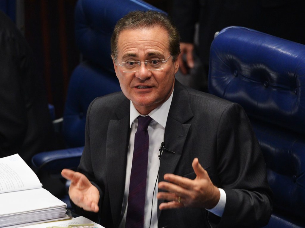 Renan Calheiros discute agenda anticrise com ministros
