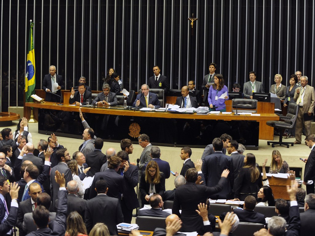 Sessão extraordinária para discussão e votação de projetos da Câmara dos Deputados em Brasília