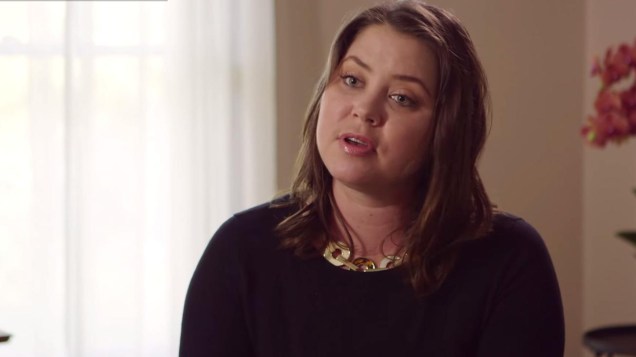 Brittany Maynard, 29 anos, em um dos vídeos nos quais falou sobre sua doença. Ela foi diagnosticada com um tumor cerebral incurável e optou pelo suicídio assistido para evitar o sofrimento Brittany Maynard, 29 anos, em um dos vídeos nos quais falou sobre sua doença. Ela foi diagnosticada com um tumor cerebral incurável e optou pelo suicídio assistido para evitar o sofrimento