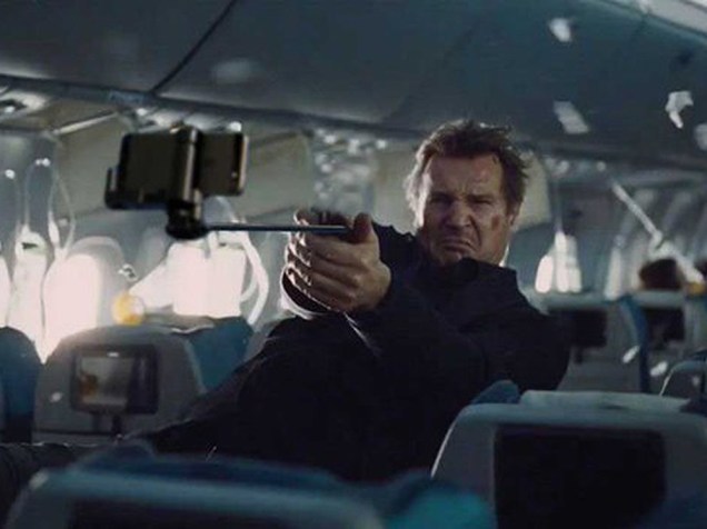 Liam Neeson em: Sem Escalas, com Selfie - Sem Escalas