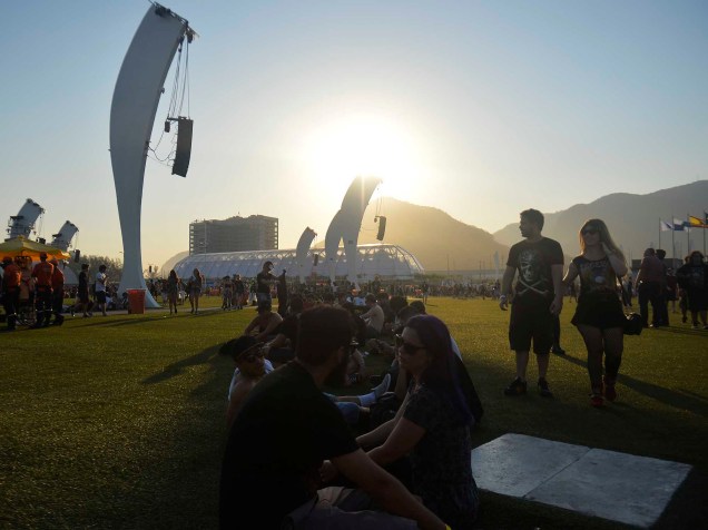 Movimentação do público na Cidade do Rock, para o quarto dia de shows do Rock in Rio, nesta quinta-feira (24)