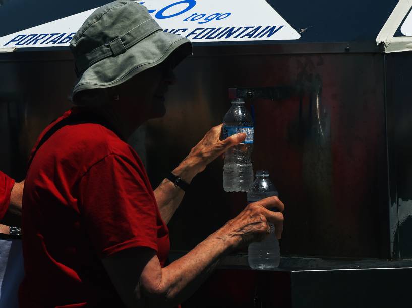 Um dos pontos mais concorridos no Parque Pan-Americano era o bebedouro gratuito