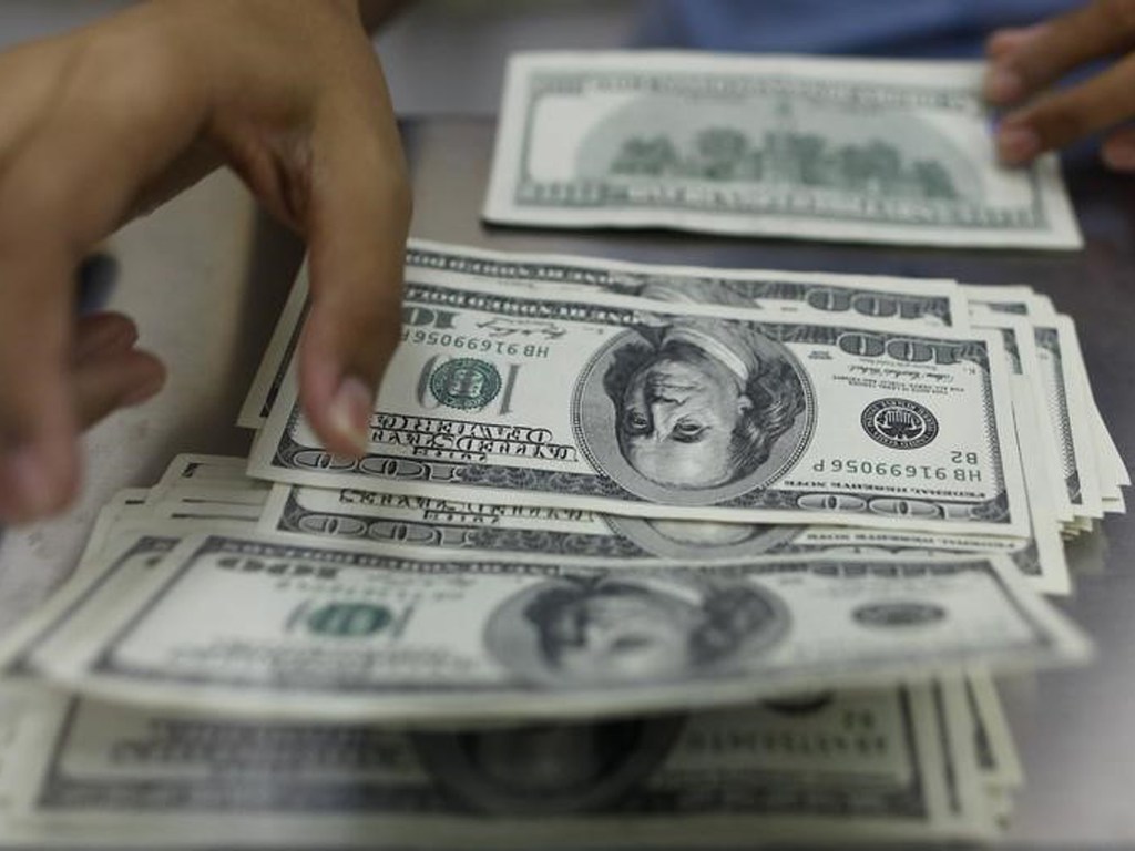 No fim da sessão, a moeda americana caiu 0,74%, a 3,8341 reais na venda, nesta quarta-feira