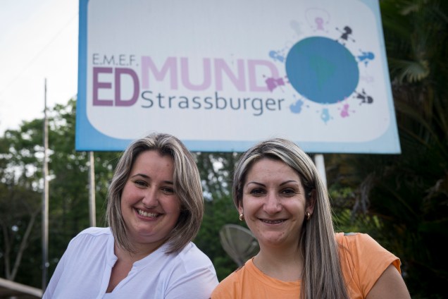 Ana Aline Gomes Schimitt e Bernadete Maria Gomes, diretora e vice-diretora da escola municipal Edmund Strassburger, em Campo Bom (RS)