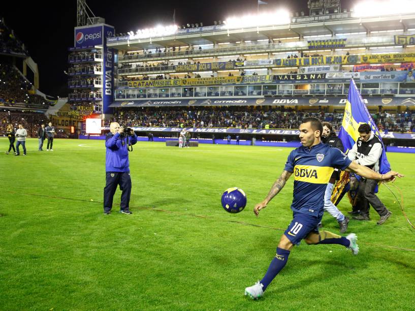 Com show de Tevez, Boca Juniors elimina Cerro Porteño e enfrentará