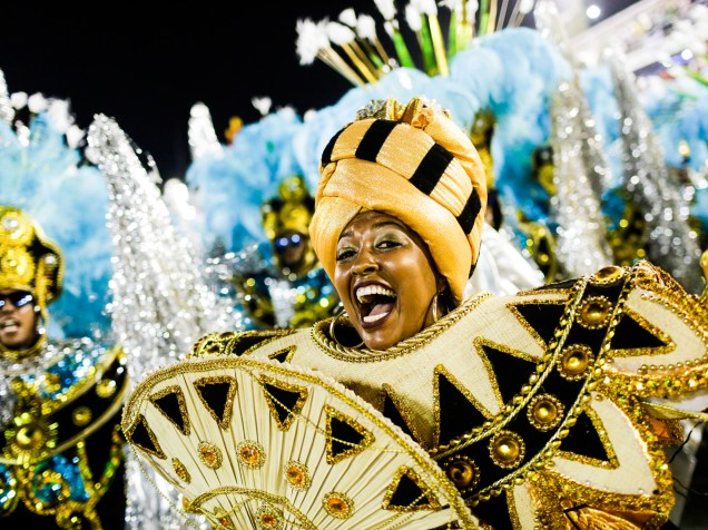 Unidos de Vila Isabel abre a segunda noite de desfiles do grupo especial do Carnaval carioca