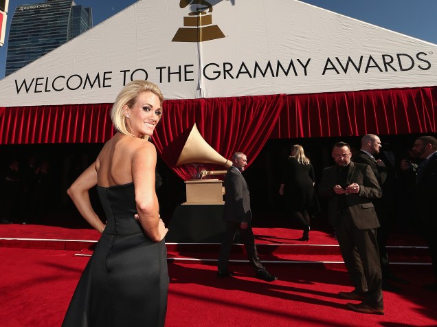 Carrie Underwood durante a 58ª edição do Grammy, premiação que elege os melhores da música internacional, que acontece nesta segunda-feira (15)