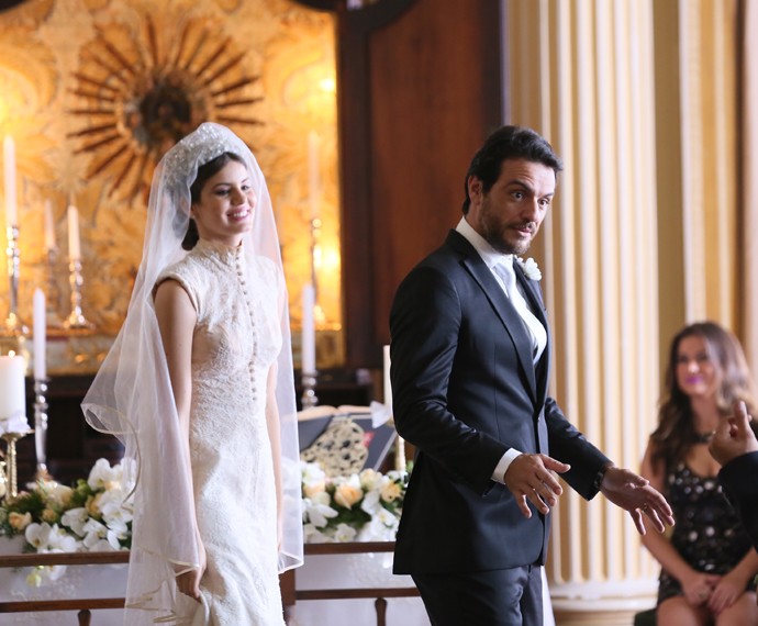Gravação do casamento de Angel (Camila Queiroz) e Alex (Rodrigo Lombardi), um dos finais possíveis para Verdades Secretas