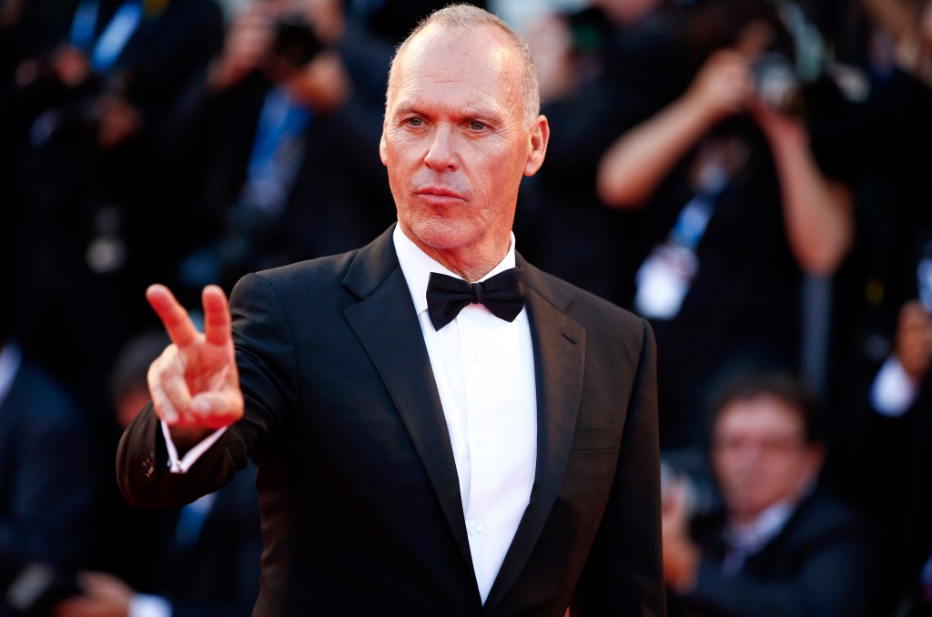 O ator norte-americano, Michael Keaton, é fotografado no tapete vermelho do 71º Festival de Veneza, na Itália