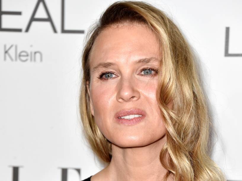 A atriz Renée Zellweger chega para a festa da revista Elle, realizada em Los Angeles (EUA)