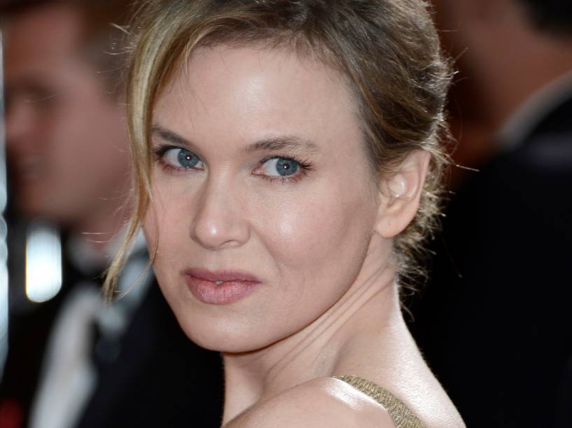 A atriz Renée Zellweger chega para o Oscar de 2013, já bastante magra