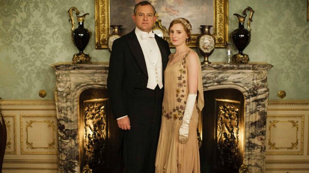 Os personagens Lord Grantham (Hugh Bonneville) e sua filha, Edith (Laura Carmichael)na quinta temporada de Downton Abbey’