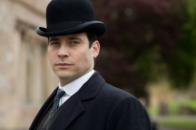 Rob James-Collier como o personagem Thomas na  5ª temporada de ‘Downton Abbey’