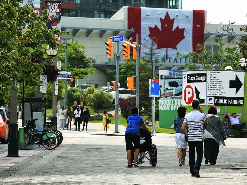 Cenas de Toronto na véspera da abertura dos Jogos Pan-Americanos de 2015