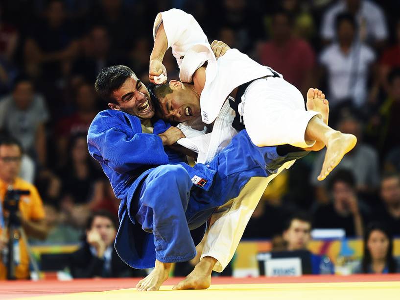 O judoca Charles Chibana conquistou a medalha de ouro para o Brasil, neste domingo (12)