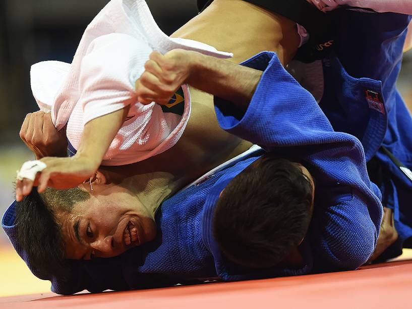 Charles Chibana derrotou o canadense Antoine Bouchard para trazer a quarta medalha brasileira no judô em Toronto