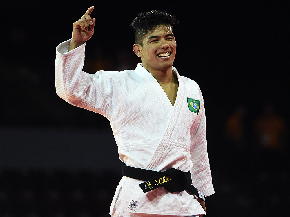 O judoca Charles Chibana leva o segundo ouro do judô do Brasil em Toronto