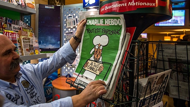 Edição pós-atentado do 'Charlie Hebdo' traz Maomé na capa