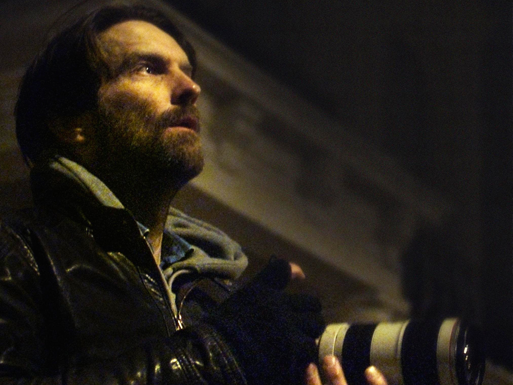 O protagonista David Pillard (Gudmundur Thorvaldsson) do filme 'Chasing Robert Barker', do diretor brasileiro Daniel Florencio