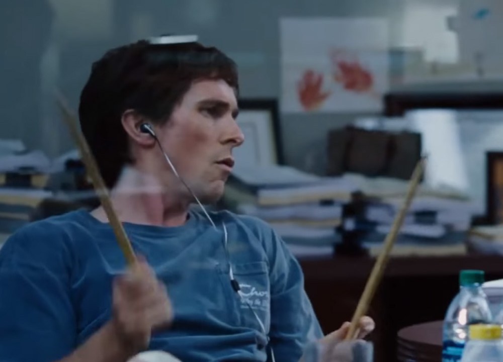 Christian Bale em cena de 'A Grande Aposta'