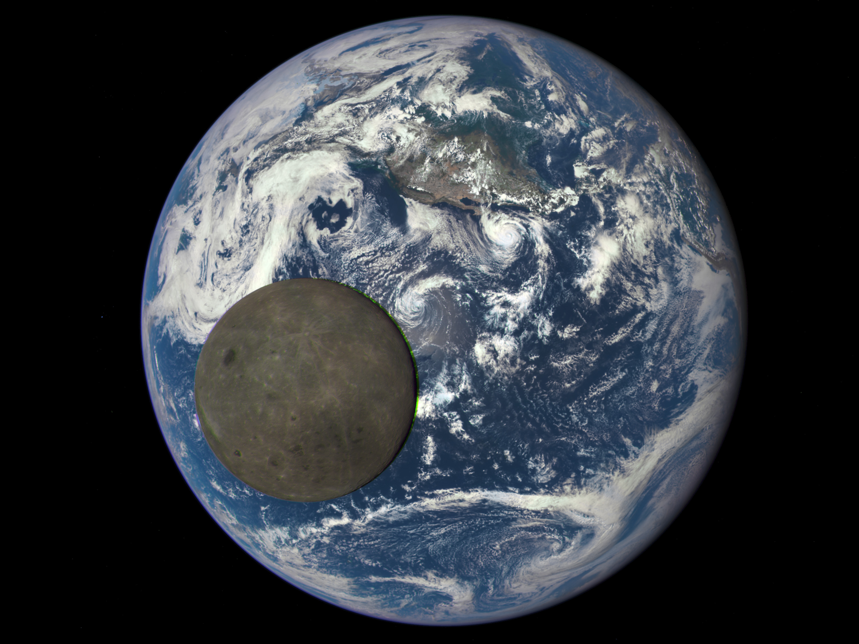 As fotos foram feitas em uma passagem da Lua pela Terra em 16 de julho, durante um intervalo de quase quatro horas.
