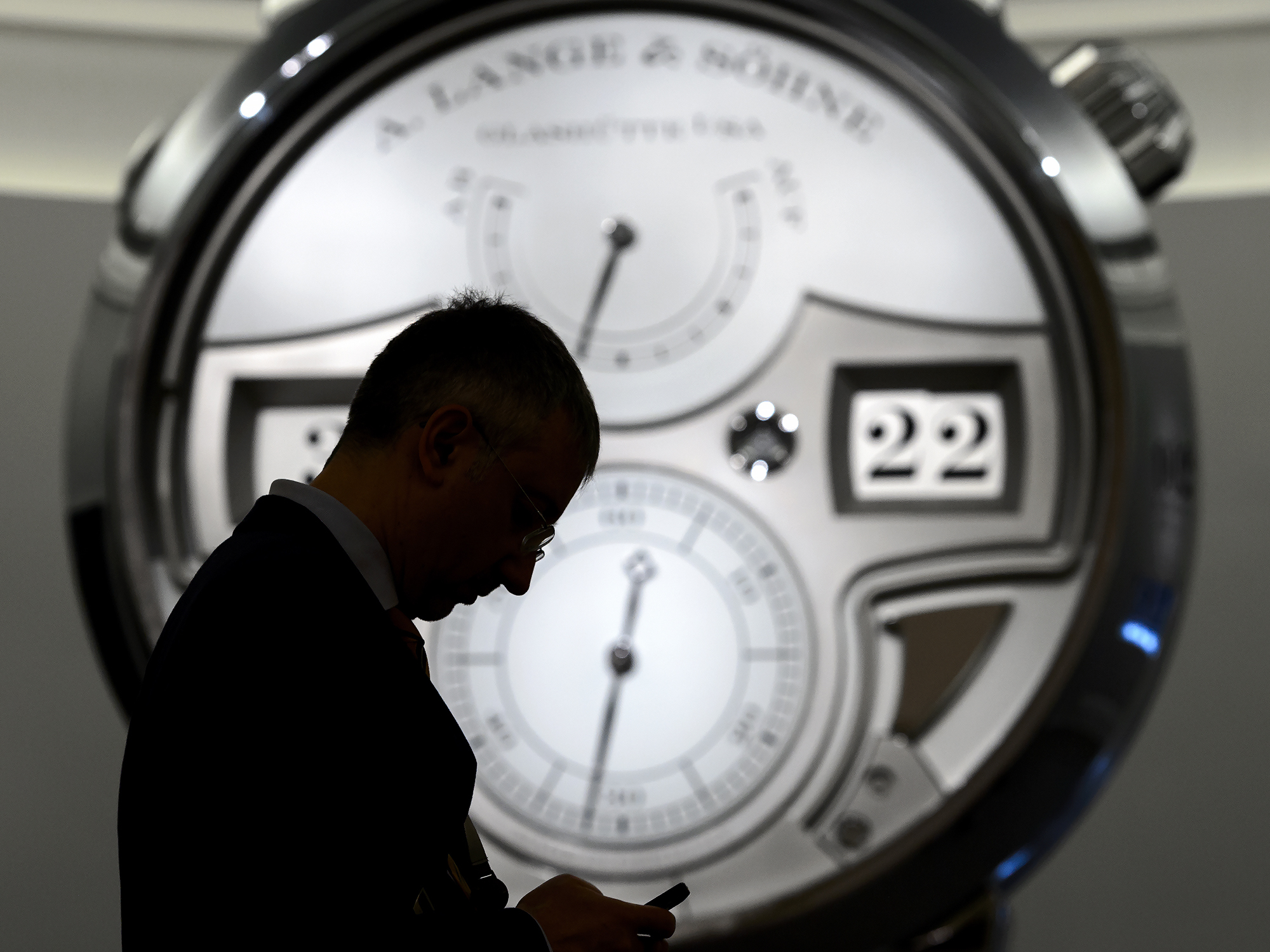 Google aplicará o seu sistema operacional Android Wear em um relógio de luxo da marca suíça TAG Heuer; composição interna ficará a cargo da Intel