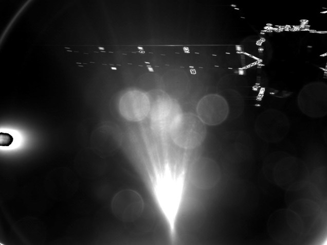 Primeira imagem enviada por Philae à Terra, mostra parte da sonda Rosetta, apenas 50 segundos após a separação