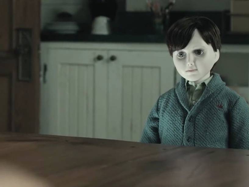 Cena do filme O Boneco do Mal Cena do filme O Boneco do Mal