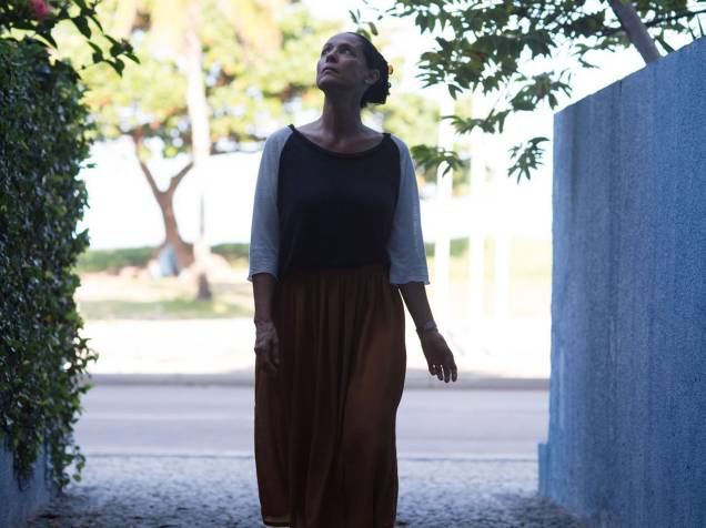 No filme 'Aquarius', de Kléber Mendonça Filho, Sônia Braga vive mulher que se recusa a deixar apartamento