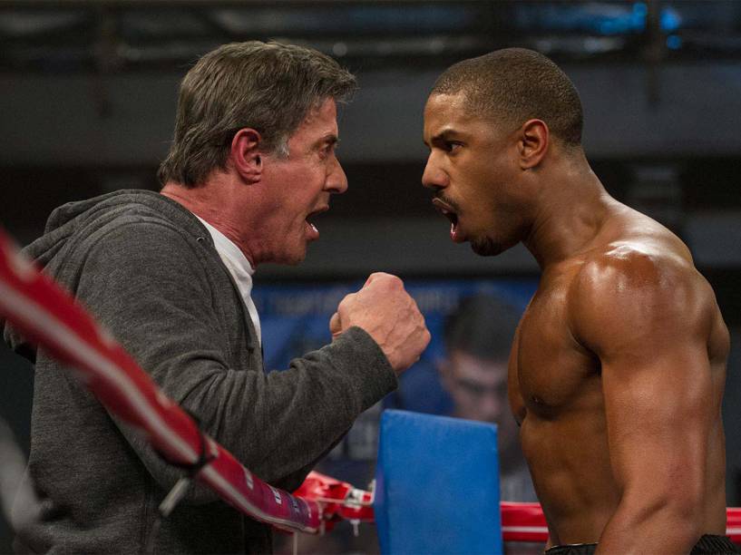 Sylvester Stallone (Rocky Balboa) e Michael B. Jordan (Adonis Johnson) em cena do filme Creed: Nascido Para Lutar