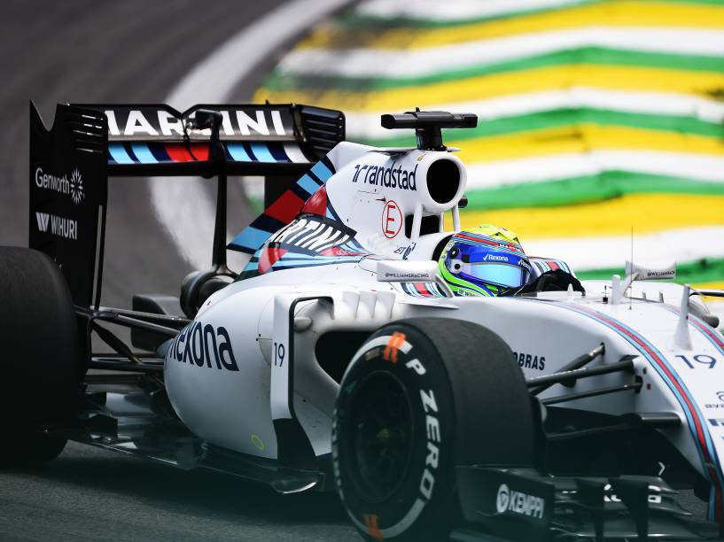 O piloto Felipe Massa durante treino no autódromo de Interlagos, na zona sul da cidade de São Paulo, SP, neste sábado (14), para o treino do Grande Prêmio do Brasil de F1