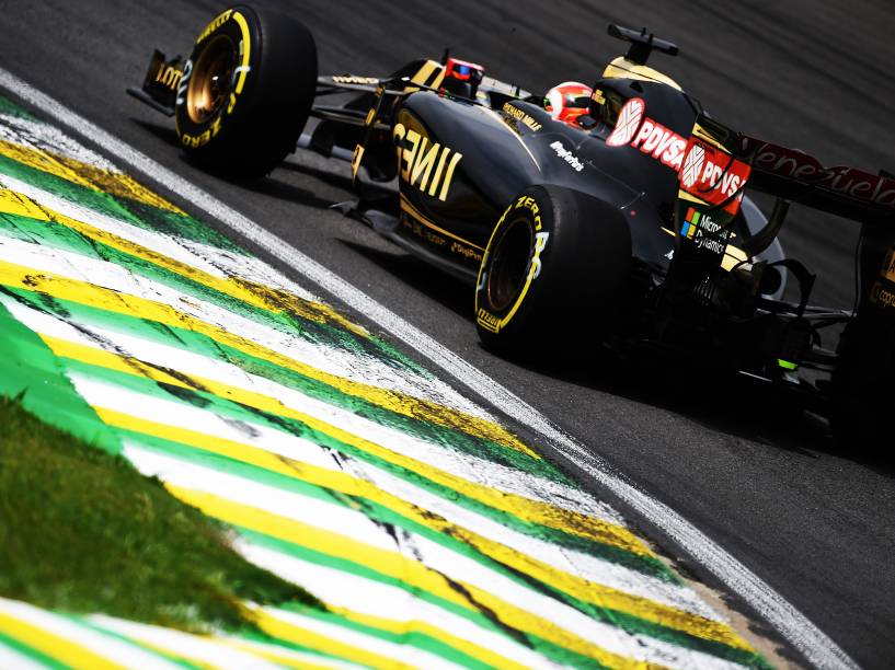 O piloto Romain Grosjean durante treino no autódromo de Interlagos, na zona sul da cidade de São Paulo, SP, neste sábado (14), para o treino do Grande Prêmio do Brasil de F1