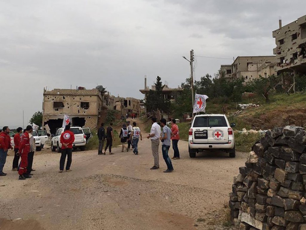 Ajuda humanitária chega à cidade de Rastan na Síria