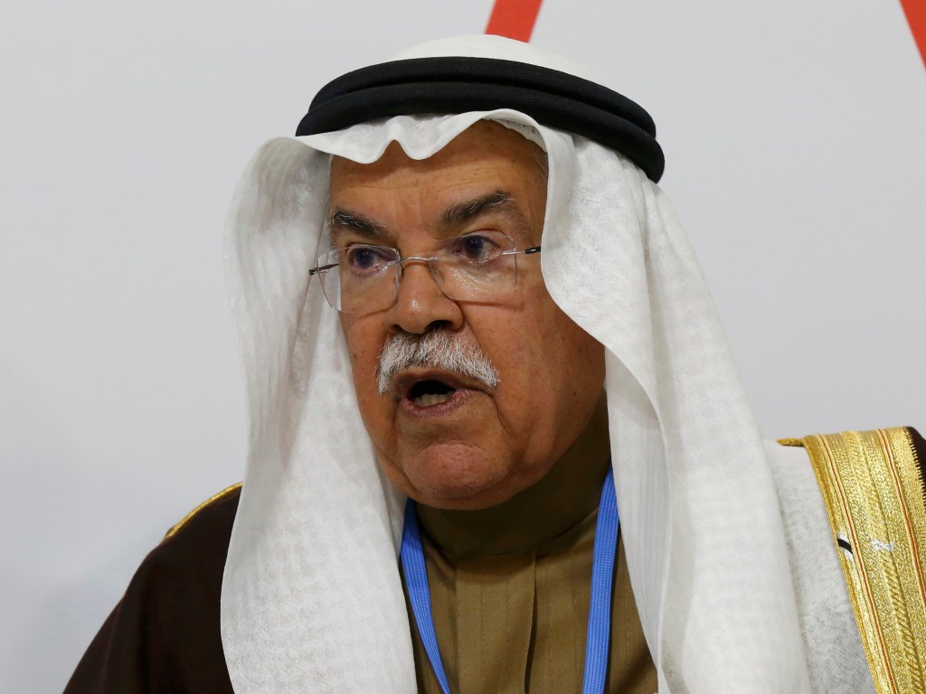Ministro saudita do Petróleo, Ali al-Naimi, participa de reunião durante a 21ª Conferência das Partes da Convenção-Quadro das Nações Unidas sobre Mudanças Climáticas (COP21), em Paris, França