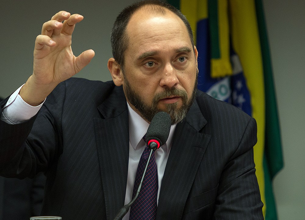 Advogado-geral da União, Luís Inácio Adams, entregou explicações adicionais sobre contas de Dilma de 2014
