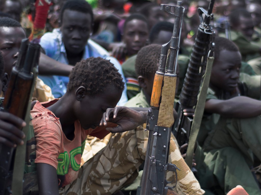 Milhares de crianças-soldado são usadas por facções armadas na República Centro-Africana