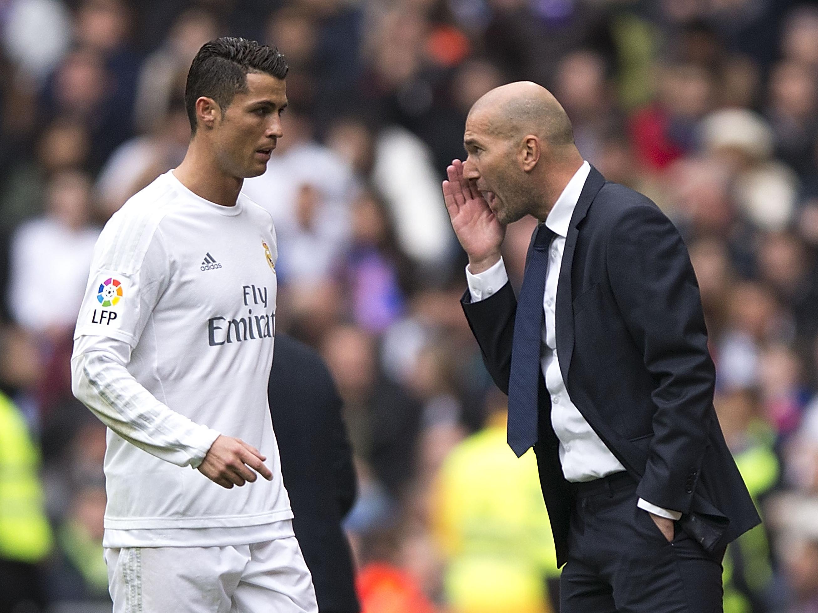 Cristiano Ronaldo e o técnico Zinedine Zidane. Mais uma grande crise para o Real Madrid