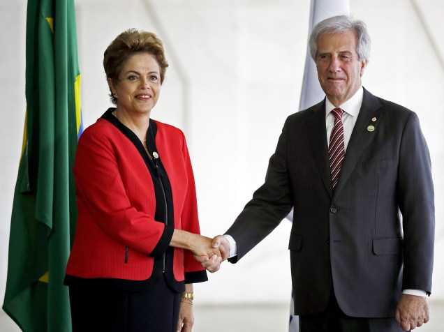 A presidente Dilma recebe o presidente do Uruguai, Tabaré Vazquez, durante cerimônia da Cúpula do Mercosul