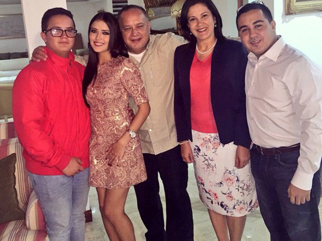 Família Cabello na festa de Ano Novo