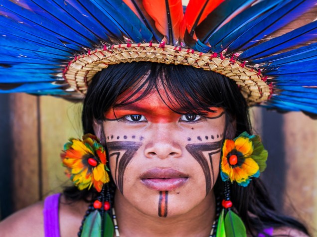 Índia desfila durante a mostra Cunhã Porã, que significa mulher bonita, durante os Jogos Mundiais dos Povos Indígenas