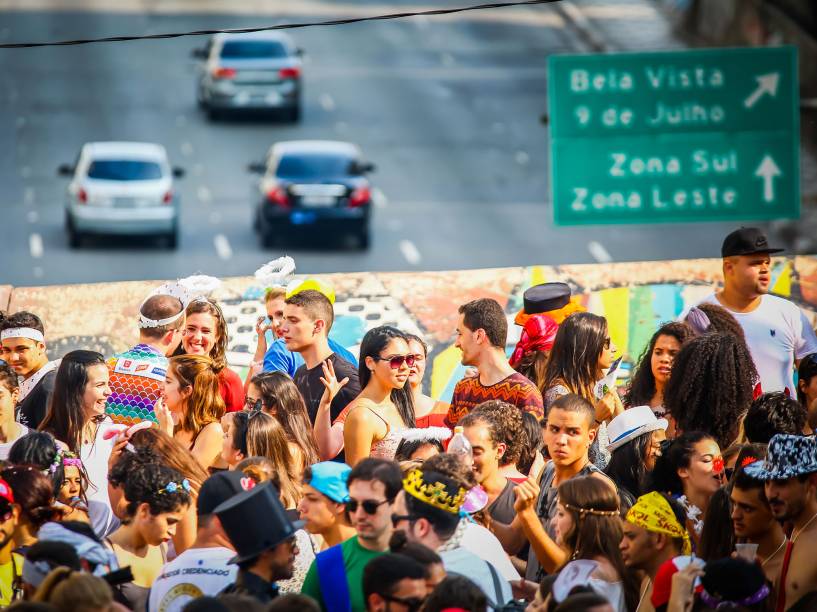 O Bloco do Desmanche desfilou da Rua Augusta até o Vale do Anhangabaú, na região central de São Paulo, neste domingo (07)