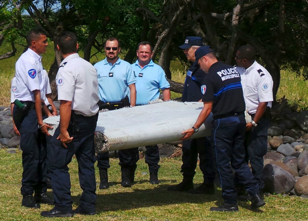 Destroço encontrado na Ilha de Reunião pode ser do voo MH370 da Malaysia Airlines