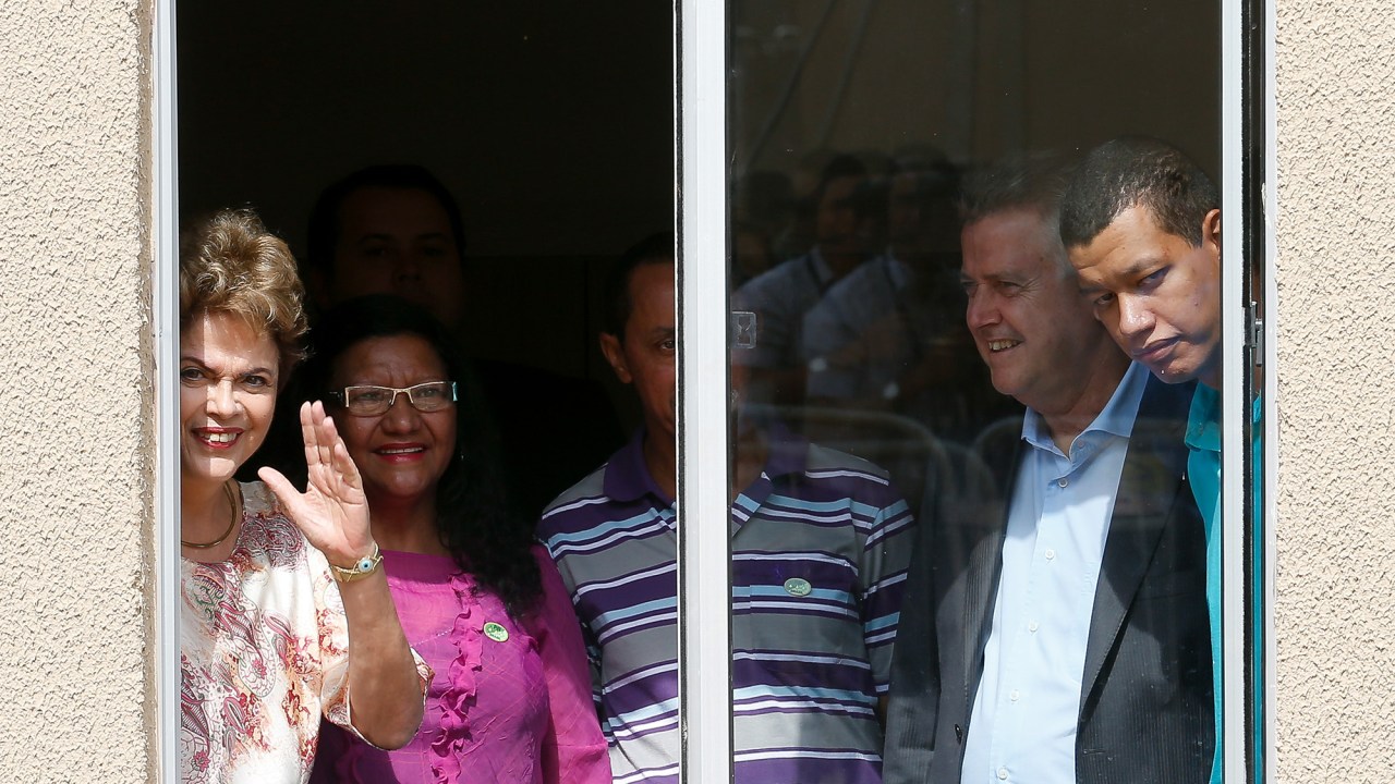 A presidente Dilma Rousseff durante entrega de unidades habitacionais em Paranoá, Distrito Federal, nesta quinta-feira