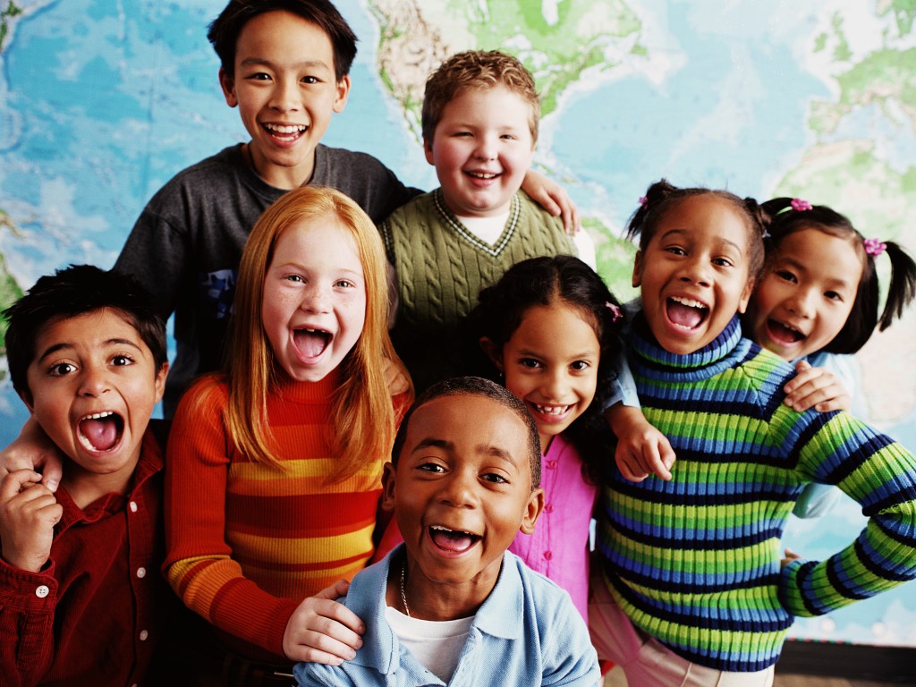 Crianças de diversas etnias