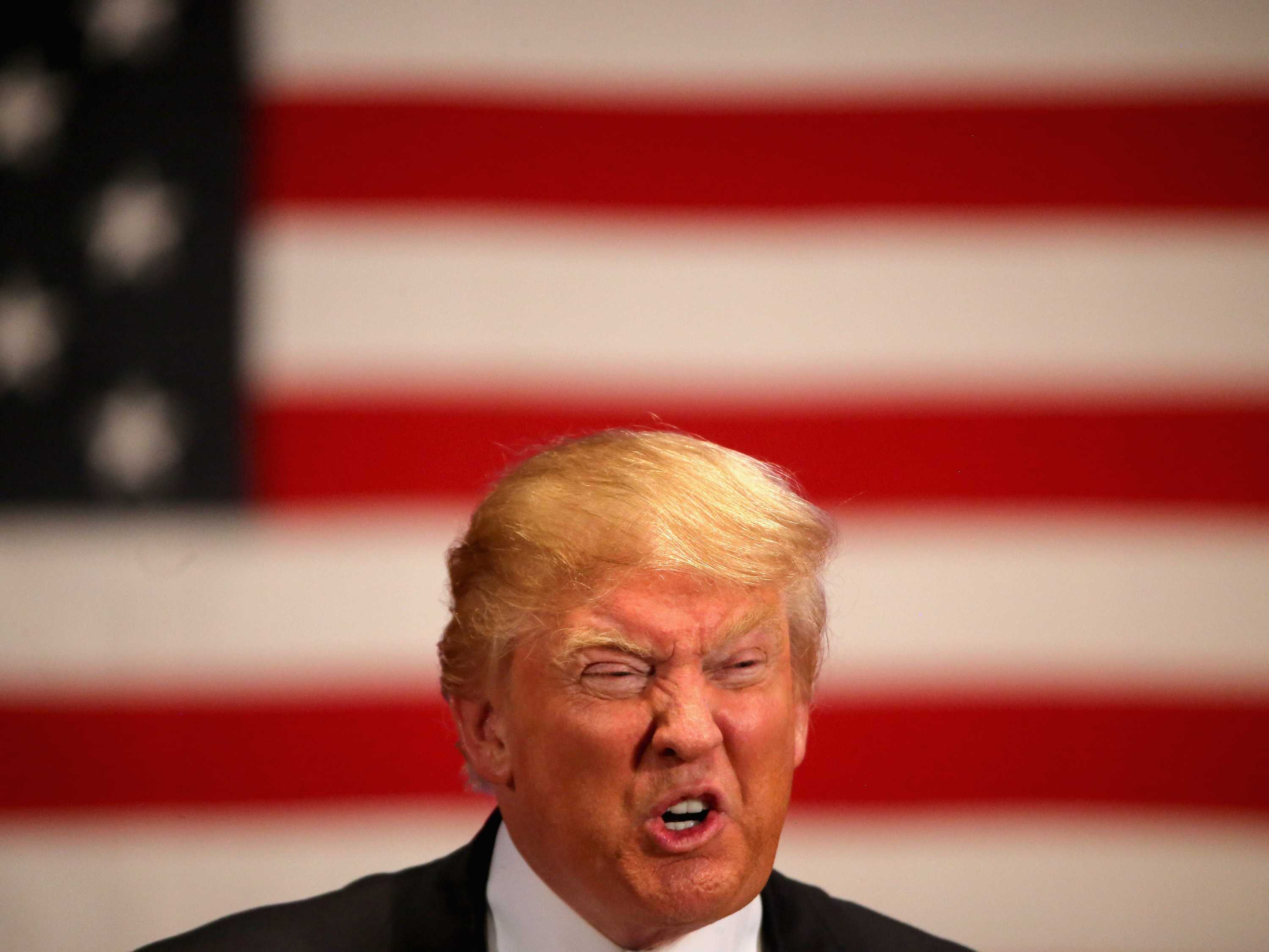 O candidato republicano à presidência dos Estados Unidos, Donald Trump discursa para veteranos da Universidade Drake em Des Moines, Iowa - 28/01/2016