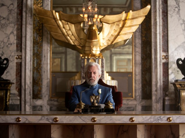 Donald Sutherland como Presidente Snow no filme Jogos Vorazes: A Esperança - Parte I
