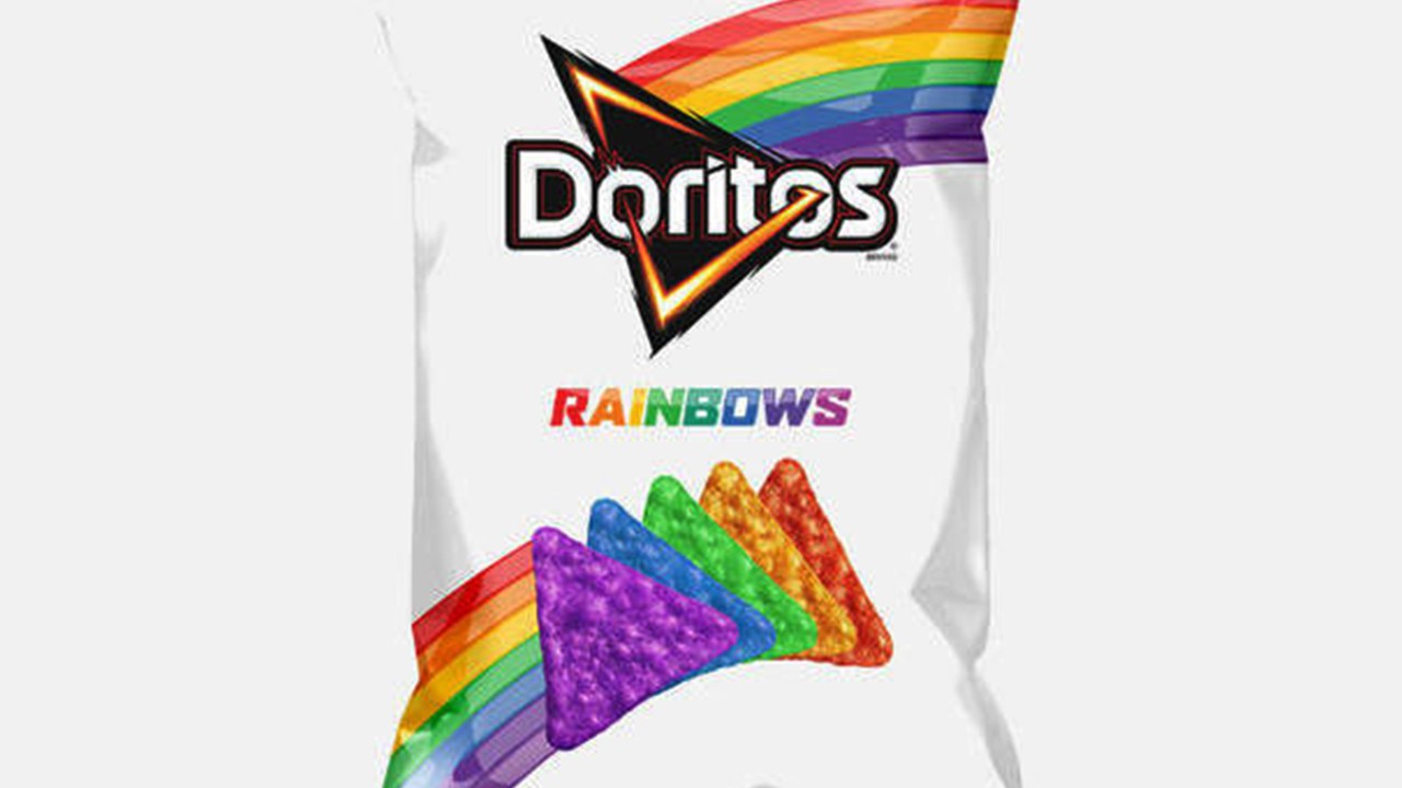 Doritos Rainbows tem embalagem com arco-íris e os chips também são coloridos