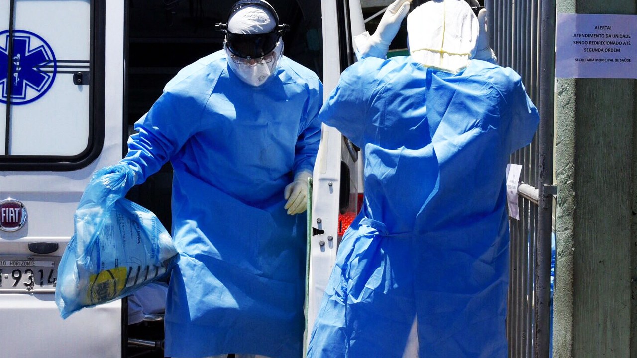 De acordo com a FioCruz, os resultados dos primeiros exames realizados pelo paciente internado com suspeita de ebola devem ser divulgados hoje, no fim da tarde
