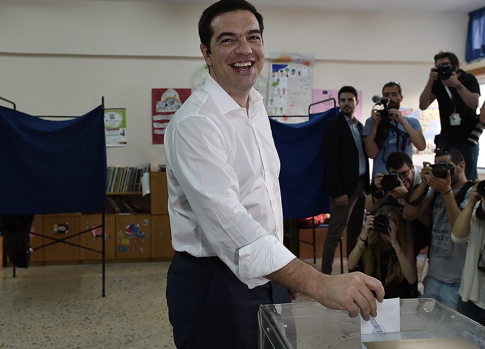 O primeiro-ministro grego, Alexis Tsipras, vota no referendo em Atenas, na Grécia