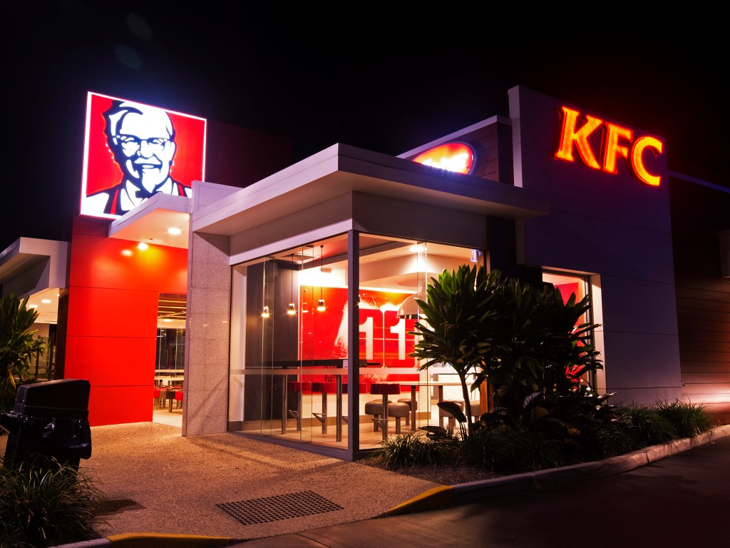 Fachada de uma loja da rede KFC em Brisbane, Austrália